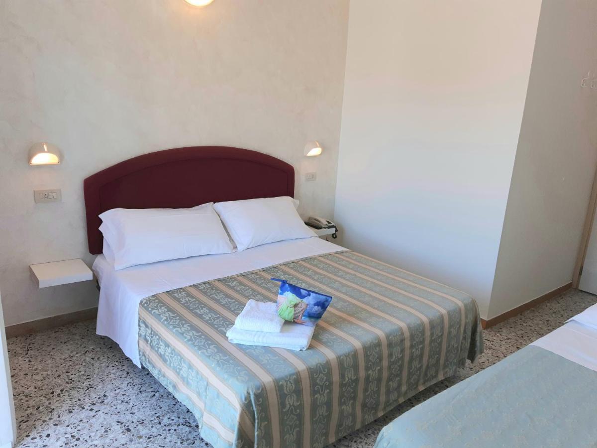 Hotel Raul Riccione Exterior foto